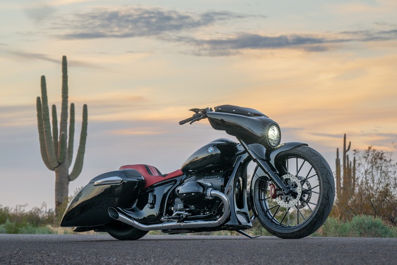 Paul Yaffe’s custom BMW R-18 near Florence, Arizona, USA. Wednesday, December 27, 2023. Photography ©2023 Michael Lichter.