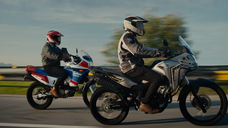 Honda apresenta campanha da nova Sahara 300 e destaca a paixão de diferentes gerações pela motocicleta