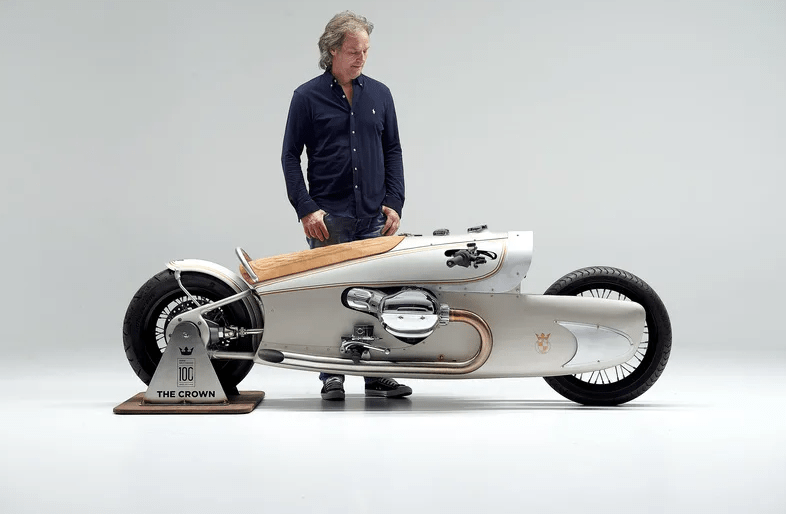 Moto assinada por Dirk Oehlerking, celebra 100 anos da BMW Motorrad