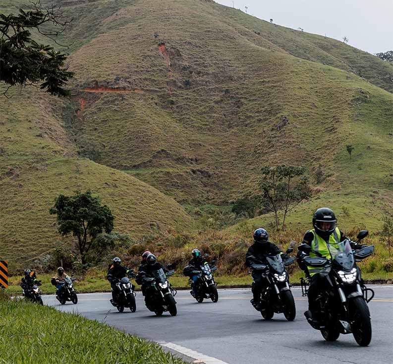 Bajaj Dominar Rides Weekender São Luiz do Paraitinga 