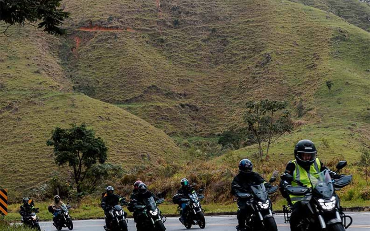 Bajaj Dominar Rides Weekender São Luiz do Paraitinga 